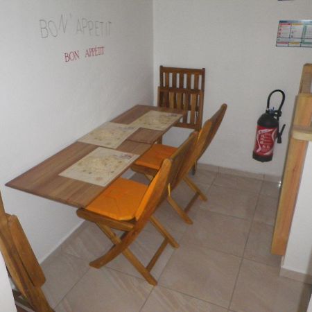 Immeuble Nebot Apartment Grand-Bourg  Ngoại thất bức ảnh