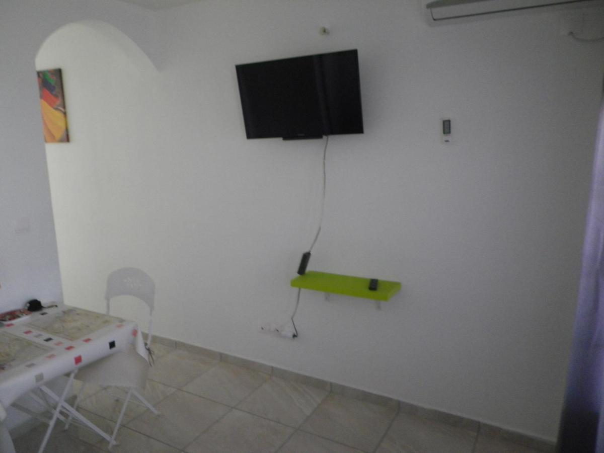 Immeuble Nebot Apartment Grand-Bourg  Ngoại thất bức ảnh